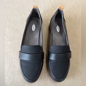 Dr. Scholl's Black and Tan Loafers, Size 9.5 WIDE